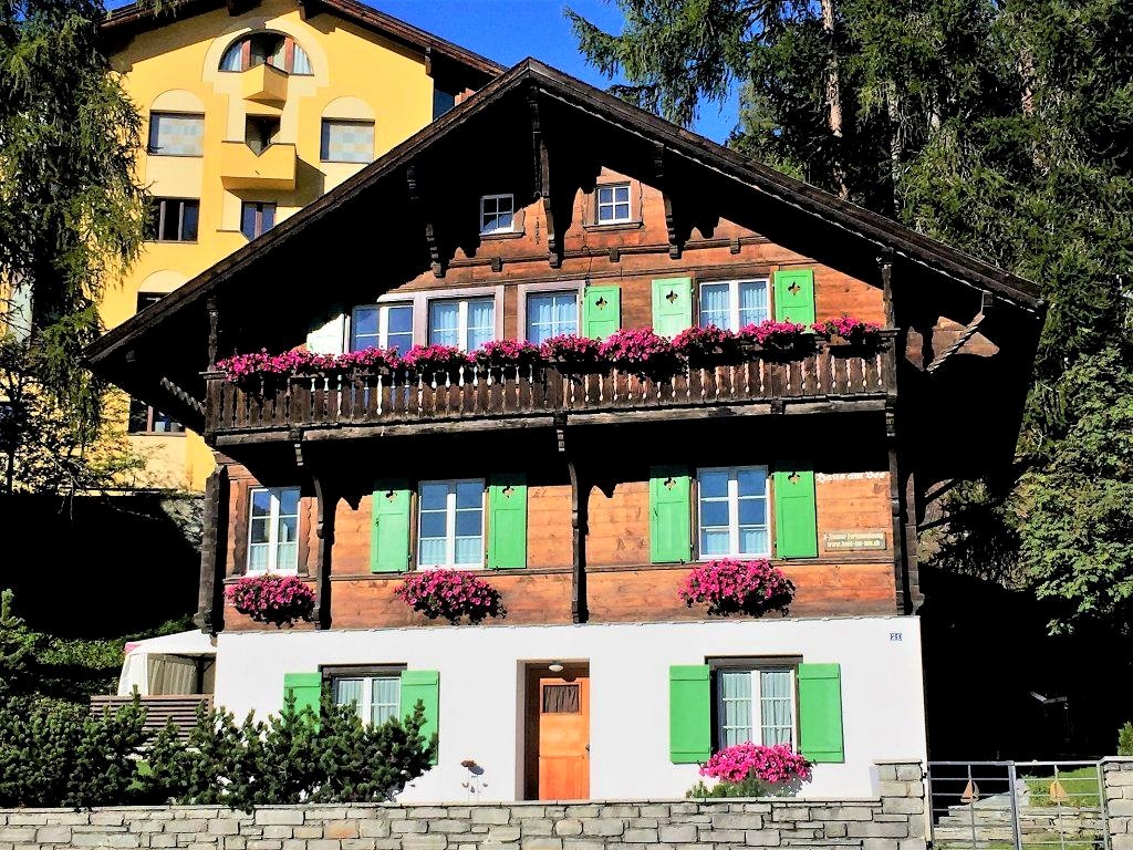 Haus mit Terrasse und Garten